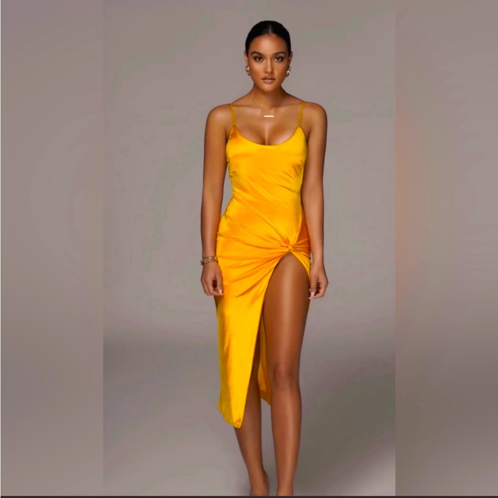 JLuxlabel Never worn Satin Slit Dreas